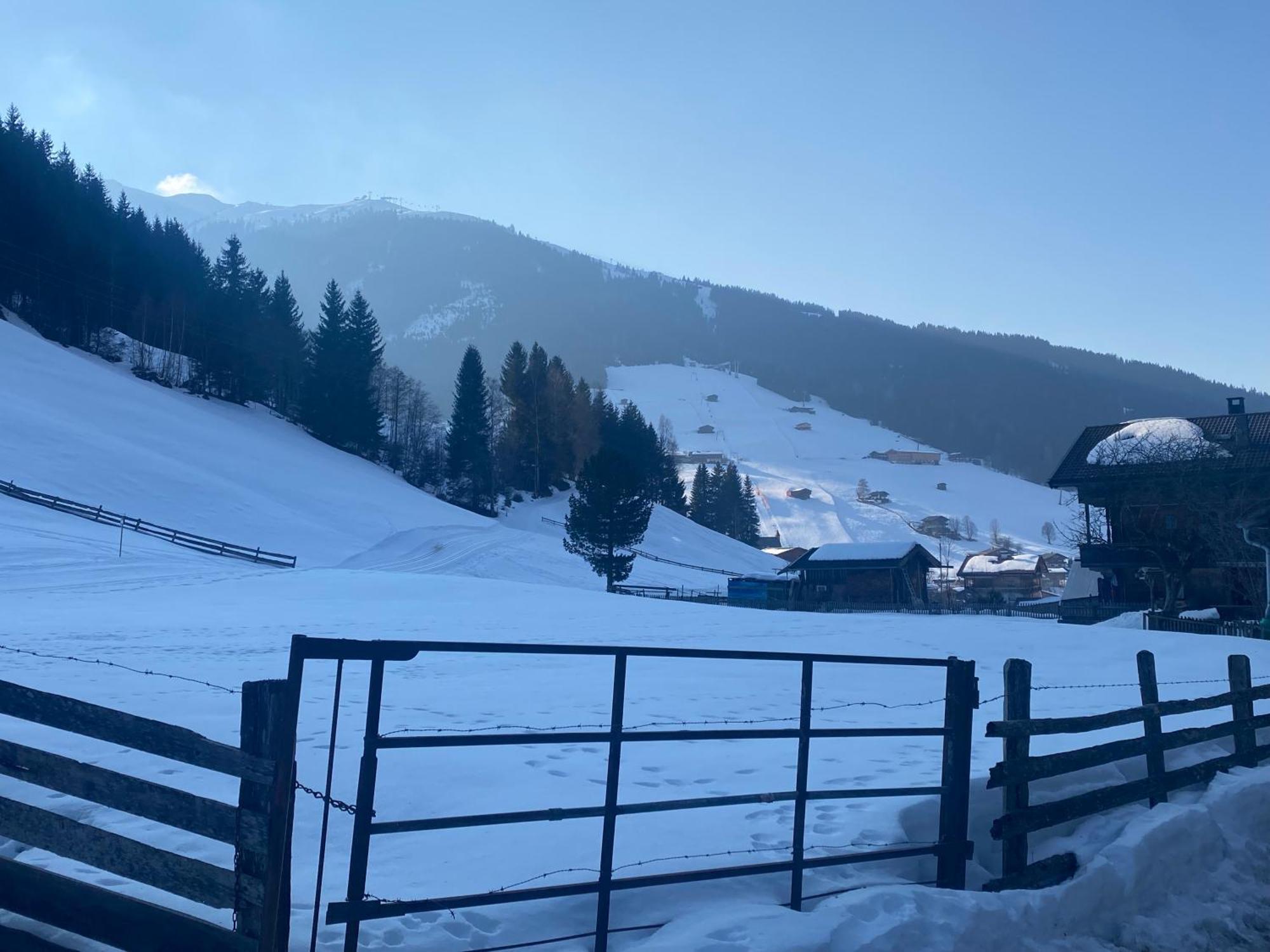 Haus Hislop Apartamento Inneralpbach Exterior foto