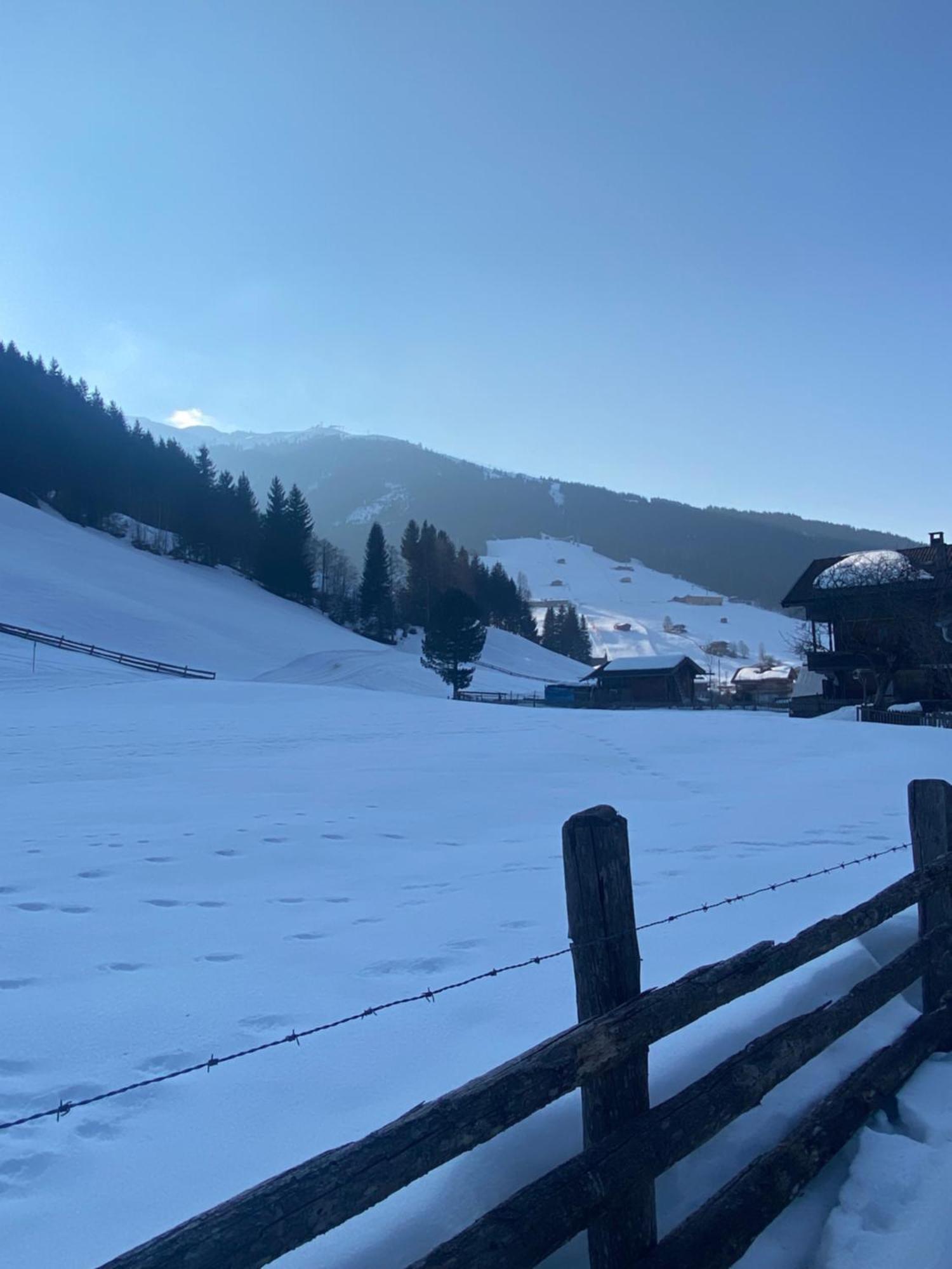 Haus Hislop Apartamento Inneralpbach Exterior foto